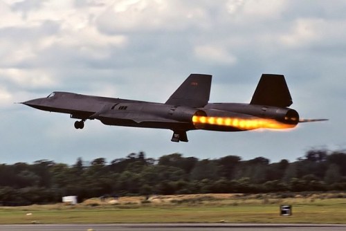 planesawesome - Supersonic SR-71 Blackbird The Lockheed SR-71...