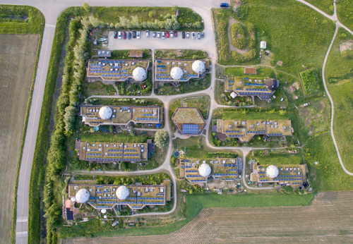 solarpunk-aesthetic - Aardehuizen, NetherlandsAn eco-village...