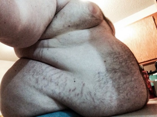 cubbybear - Tummy Tuesday. These stretch marks look fantastic, I...