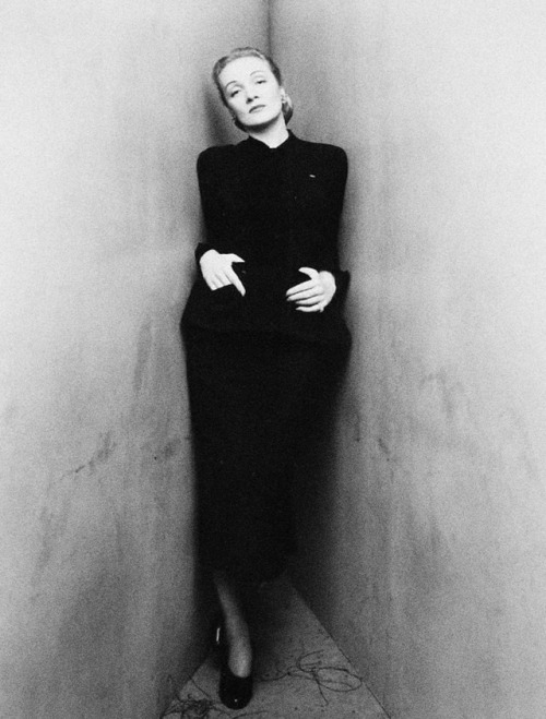 detournementsmineurs - Marlene Dietrich by Irving Penn.
