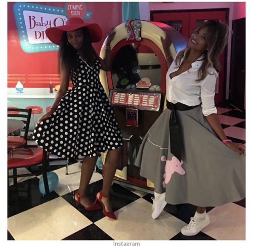 frontpagewoman - Serena’s 1950’s themed baby shower