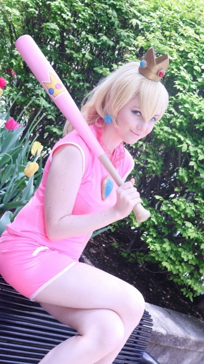 wingscanspeak - I really loved cosplaying Peach this weekend....
