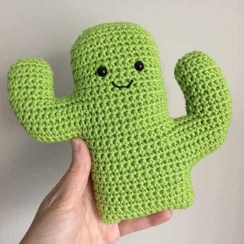 mostlyharmlessdesigns - Cactus Buddy by Flo and DotFree crochet...