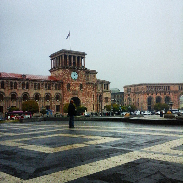 A rainy day in #Yerevan (at Republic Square, Yerevan)