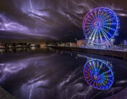 weatherevents - Amazing photo of a thunderstorm in Ravenna, Italy...