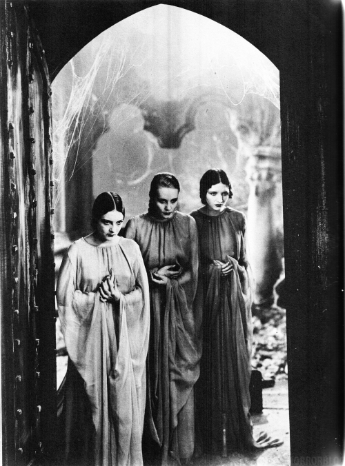 classichorrorblog - Dracula (1931)my most favorite Dracula movie...