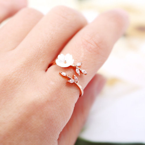undercover-witch - Flower Ring || Rose Earrings 