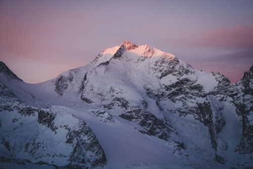 bokehm0n - Sunrise over the Swiss Alps.