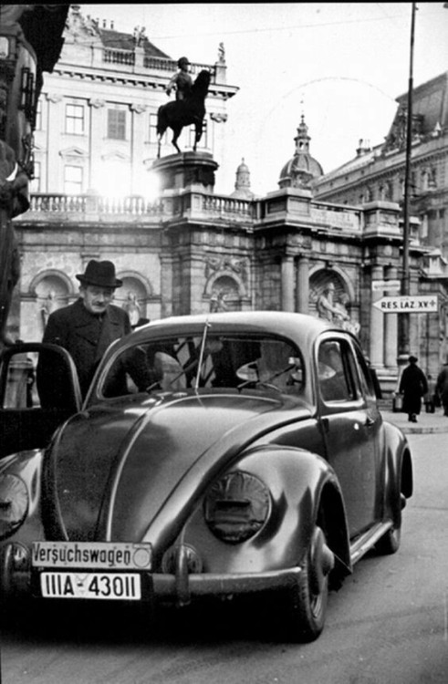 doyoulikevintage:Ferdinand Porsche with a Volkswagen Beetle...