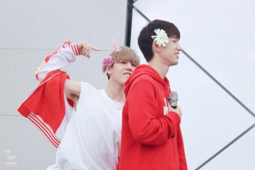 hairykpoppits - Yugyeom trying to attack Jinyoung with his...