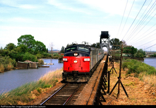 aryburn-trains - Racing Westward across the San Joaquin Delta...