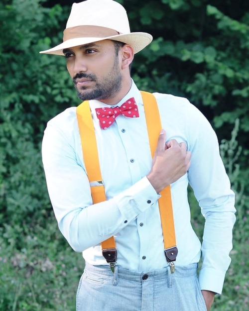 Dandy yellow #suspenders with a red bowtie