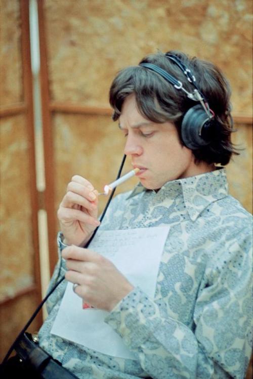aluacrescente:Mick Jagger photographed by Gered Mankowitz.
