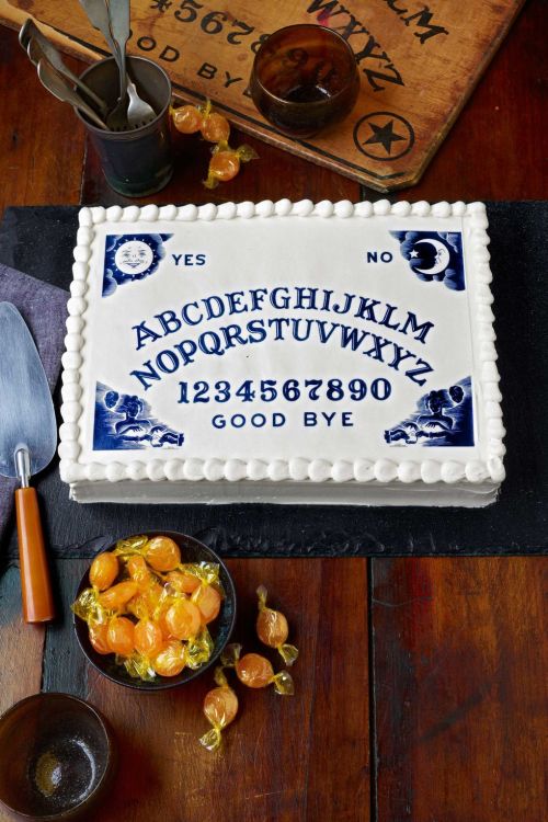 createbakecelebrate - Ouija Board Cake // Country...
