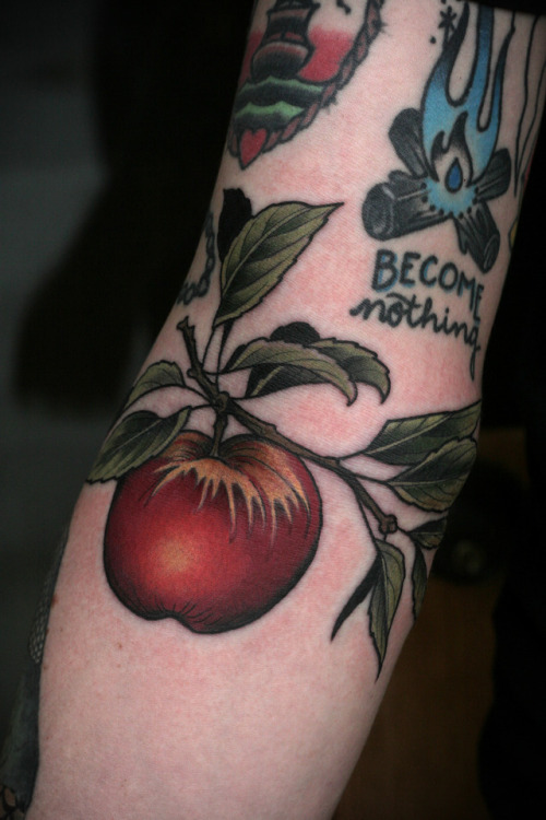 Little wrapping gap filler apple in the ditch for my friend...