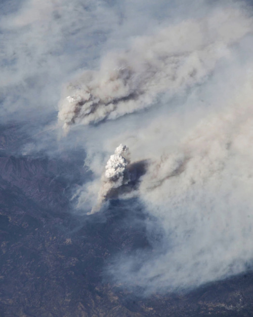 dailyoverview - This image of the Carr and Ferguson wildfires...