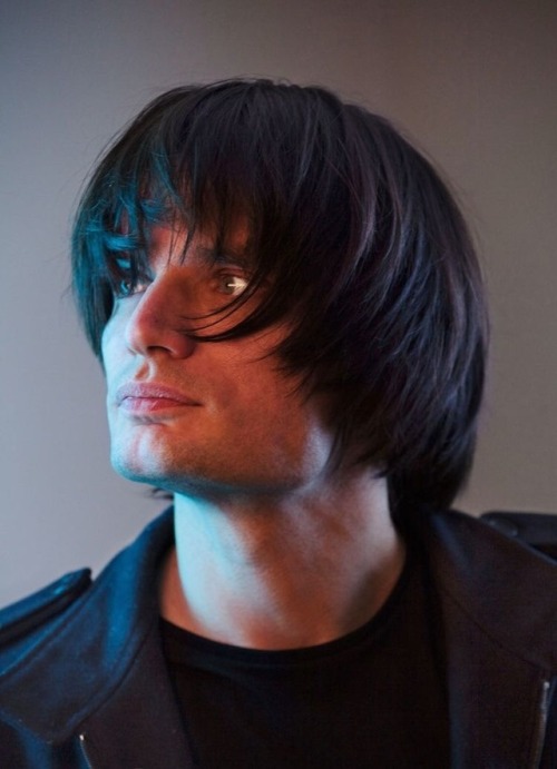 yorkeaholic - This picture of Jonny Greenwood is just ridiculous....