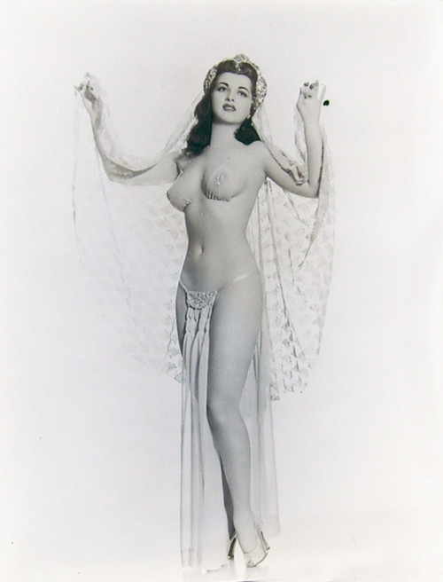 vintagegeekculture - 1930s-1940s Burlesque Performer Sherry...