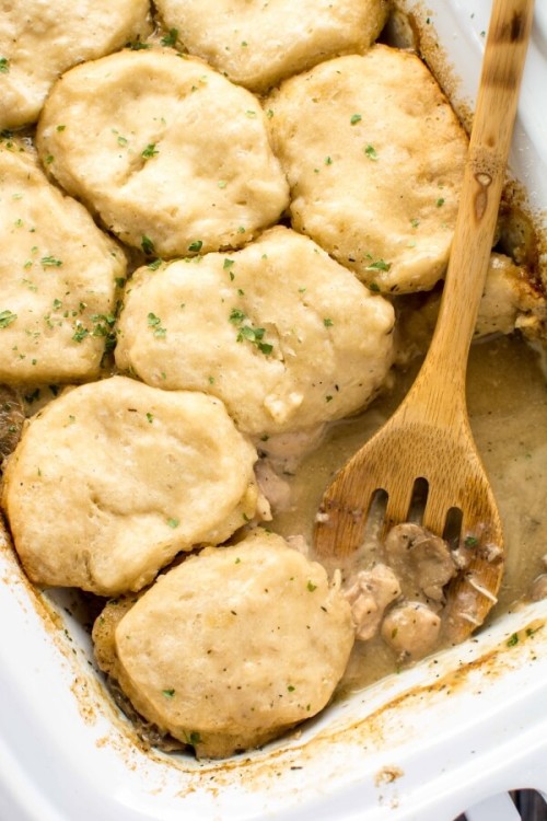 hoardingrecipes - Slow Cooker Chicken and Gravy Biscuits