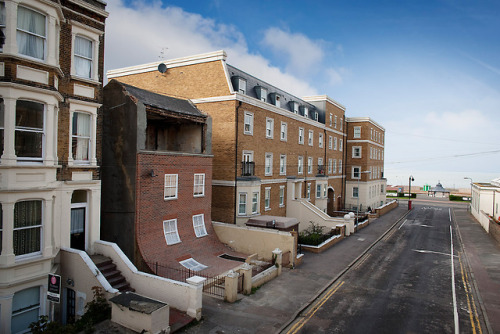archatlas - The Art of Alex ChinneckUniting the disciplines of...