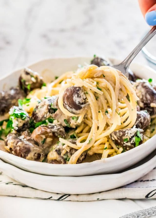 hoardingrecipes - Creamy Garlic Parmesan Mushrooms