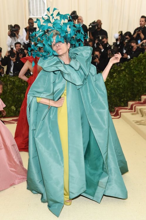 thebigsue - Frances McDormand in Valentino at the 2018 Met Gala