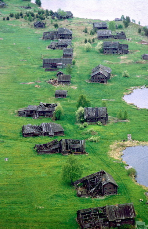 abandonedandurbex - Abandoned Russian village. Karelia, 2009...