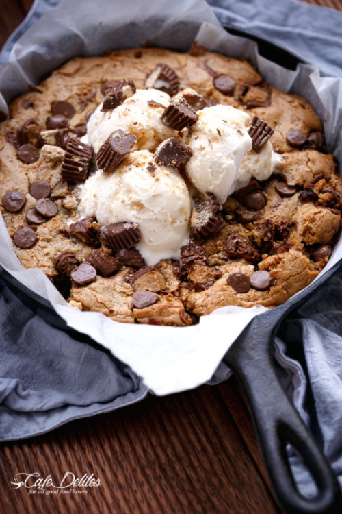 foodsforus:Chocolate Chip Skillet Cookie