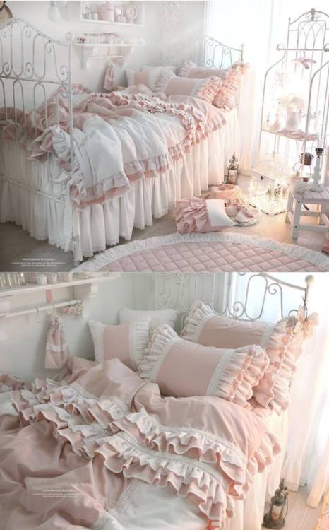 lolita-wardrobe - Lolita Girls’ Bedrooms Inspirations, Which One...