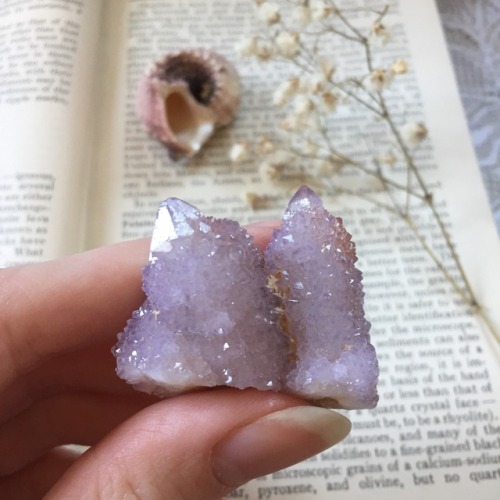 floralsgifts - This spirit quartz cluster is so gorgeous ✨...