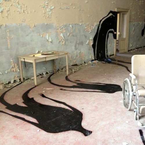 asylum-art - Herbert Baglione–“1000 Shadows” Project on...