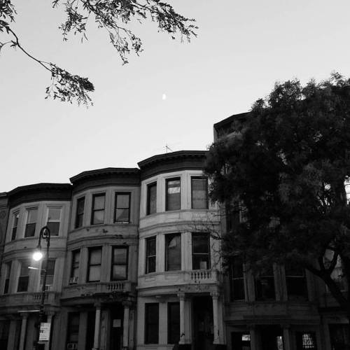 Moonrise in Harlem.#Harlem #nyc #cityscape #blackandwhite...