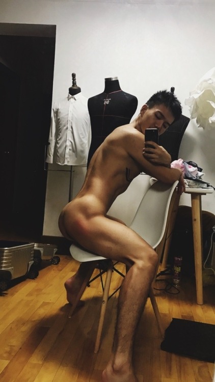 leakedjuices - Wew he’s fking hot #lean #slim #asian #boi #naked...