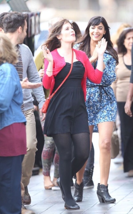 Zooey Deschanel flats from “globalhose m”
