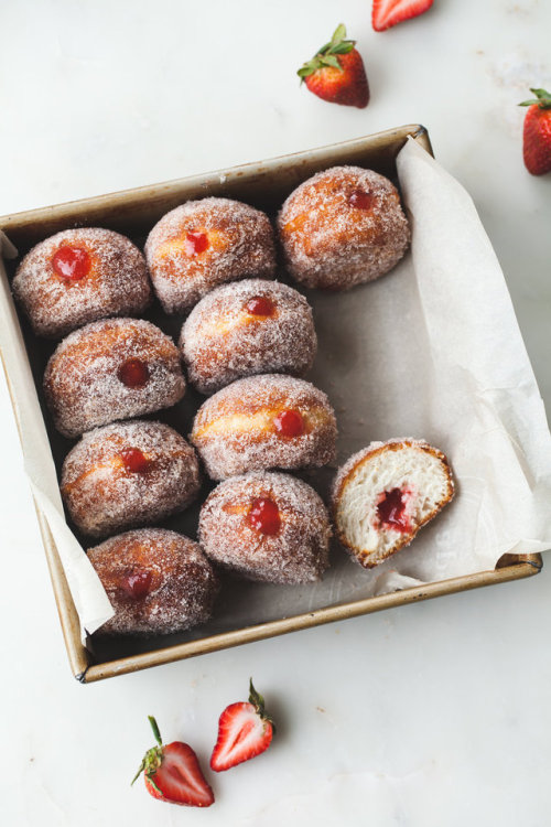 sweetoothgirl:Strawberry-Rhubarb Donuts