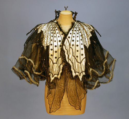 shewhoworshipscarlin - Evening cape by Emile Pingat, 1890s.