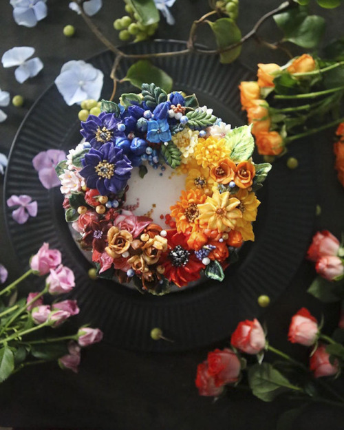 luna-pun - culturenlifestyle - Stunning Buttercream Floral Cakes...
