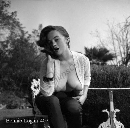 capripantslover - Bonnie Logan