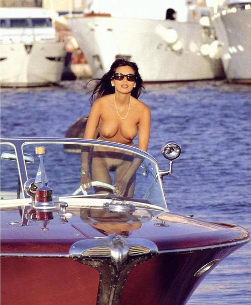 Another Pretty Lady Driving The Boat Naked - Nudeshots-2868