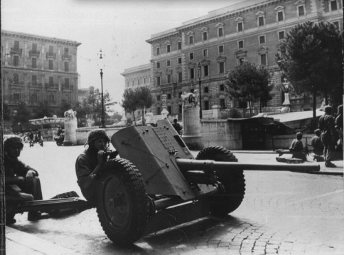 derpanzergraf - German paratroopers  in Rome.