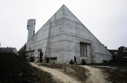 germanpostwarmodern - Versöhnungskirche (1966-67) in Detmold,...