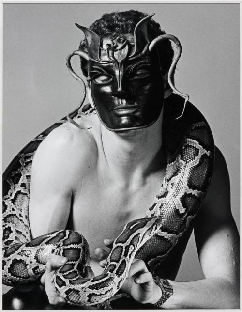 tomakeyounervous - Robert Mapplethorpe, Snakeman, 1981