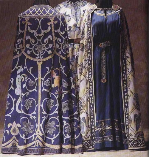 medieval-woman - sartorialadventure - Byzantine clothing of the...