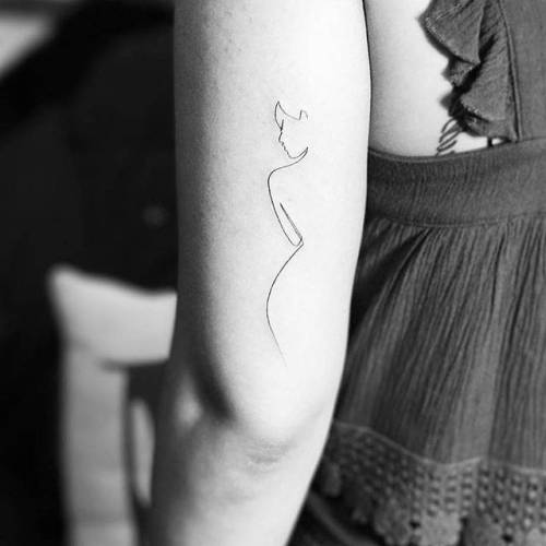 By Jay Shin, done at Black Fish Tattoo, Manhattan.... art;small;erotic;one line nude;line art;tricep;nude;tiny;quibe;ifttt;little;minimalist;medium size;other;continuous line;jayshin