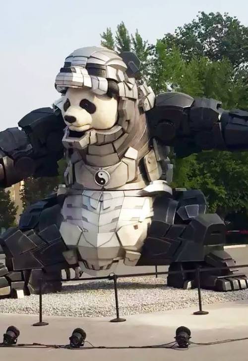 reimuze - sixpenceee - Iron Panda statue in China Artist - Bi...