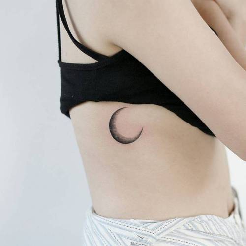 By Doy, done at Inkedwall, Seoul. http://ttoo.co/p/34700 small;astronomy;rib;tiny;ifttt;little;doy;crescent moon;moon;illustrative