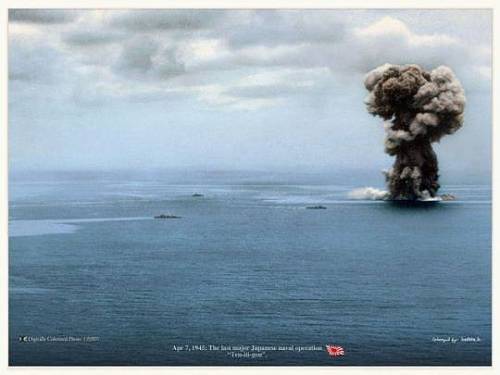 ww2inphotos - Japanese battleship “Yamato” blows up, following...