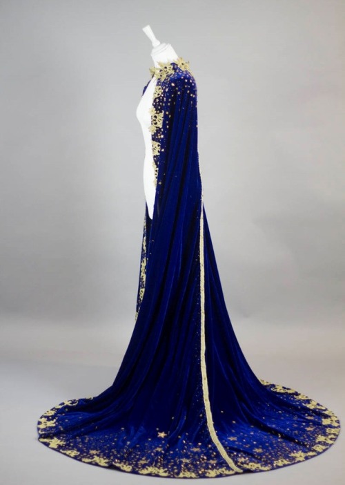 sosuperawesome:Star Cape and Northern Sky Dress, by Fairytas on...