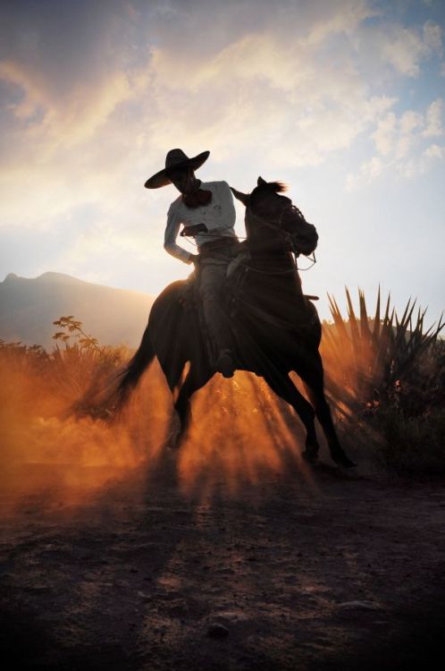 cazadordementes - “El Charro” un homenaje a mi Abuelo Raul...