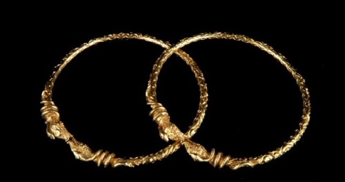 mydearalgeria - Algeria. Golden ankle bracelets from eastern...